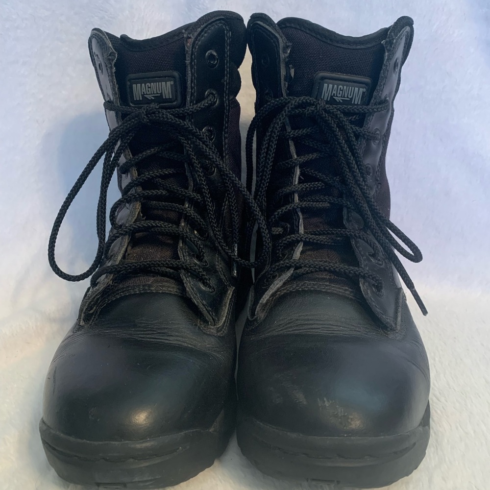 Magnum Flex  boots size 7.5